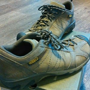 Mens Keen shoes Ambler sz 8.5